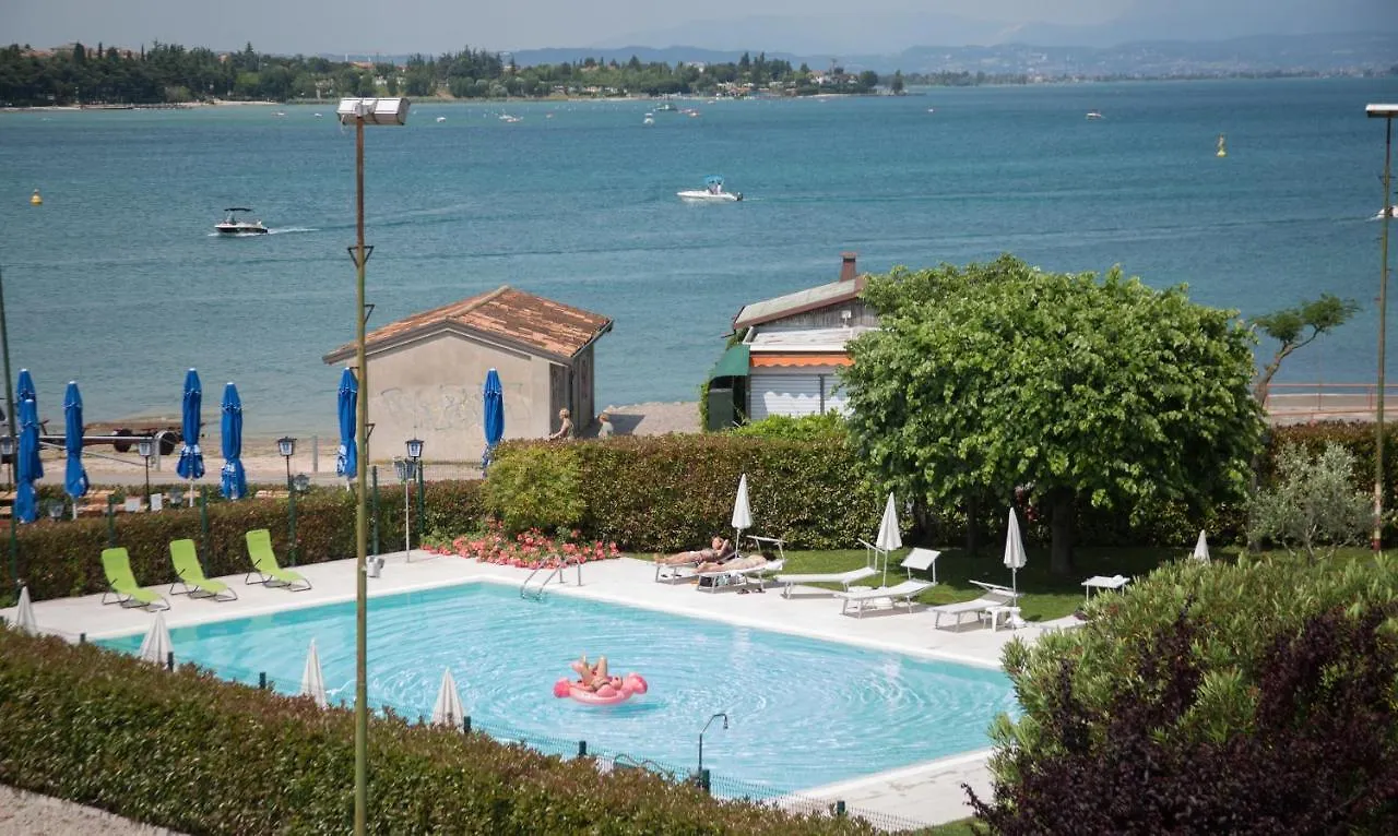 Hotel Ristorante Al Fiore Peschiera del Garda 3*,