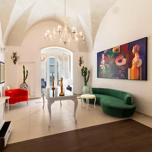 https://palazzo-cavour.lecce-hotels.com